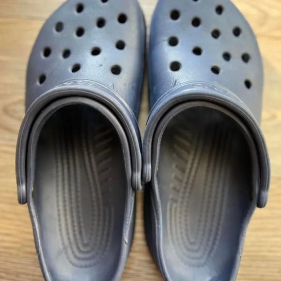 Crocs Men's Navy size Large - Picture 2 of 4